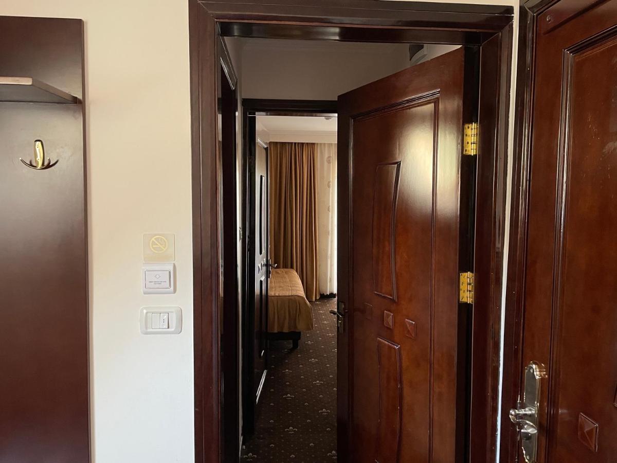 Hotel Arca Lui Noe Sinaia Buitenkant foto