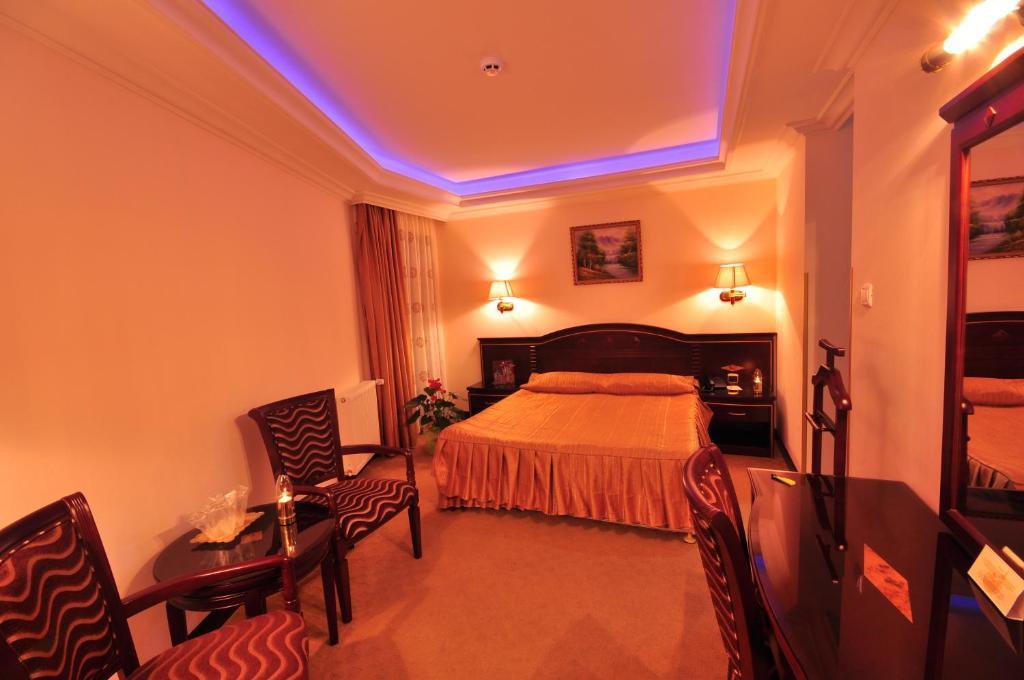Hotel Arca Lui Noe Sinaia Buitenkant foto