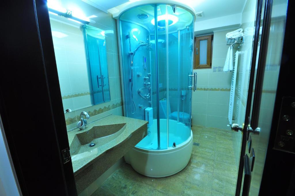 Hotel Arca Lui Noe Sinaia Buitenkant foto