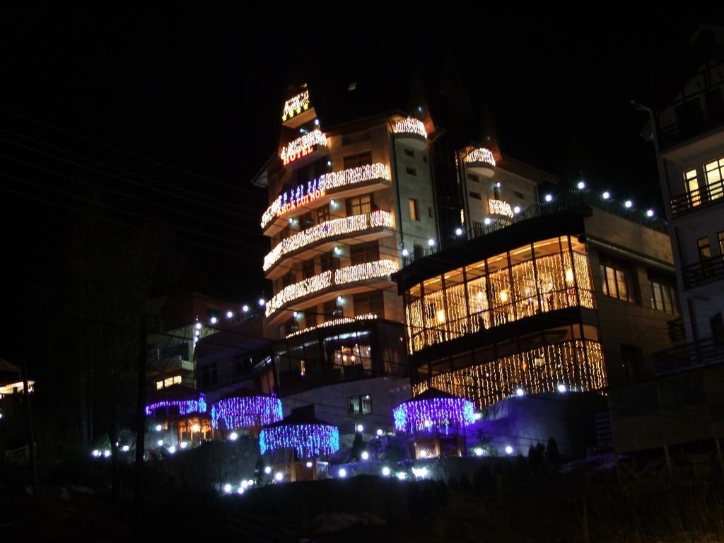 Hotel Arca Lui Noe Sinaia Buitenkant foto