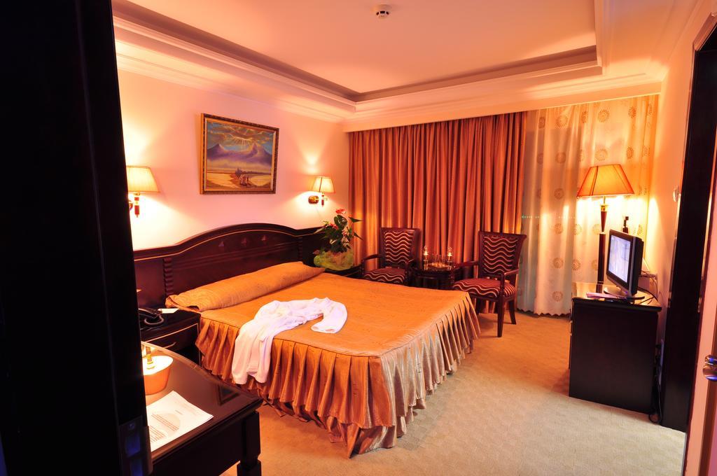 Hotel Arca Lui Noe Sinaia Kamer foto