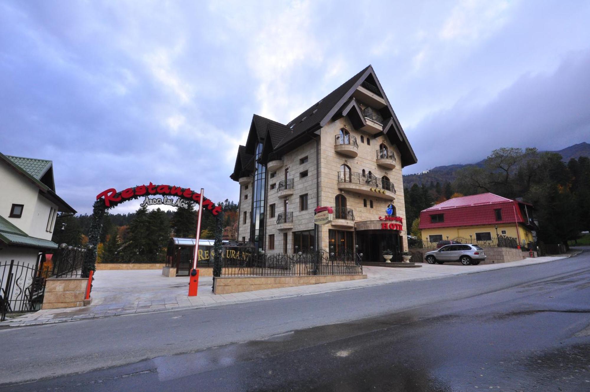 Hotel Arca Lui Noe Sinaia Buitenkant foto