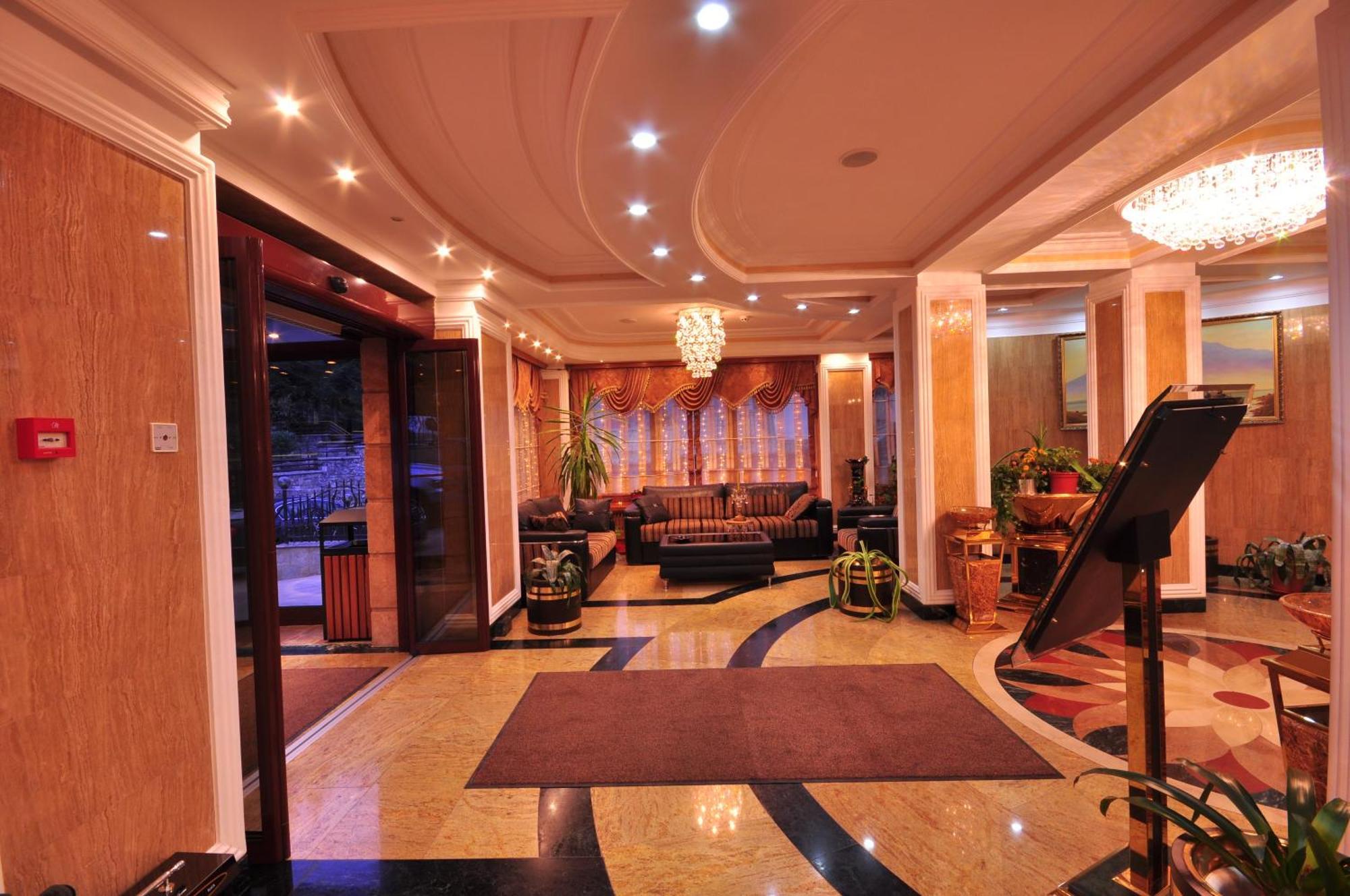 Hotel Arca Lui Noe Sinaia Buitenkant foto