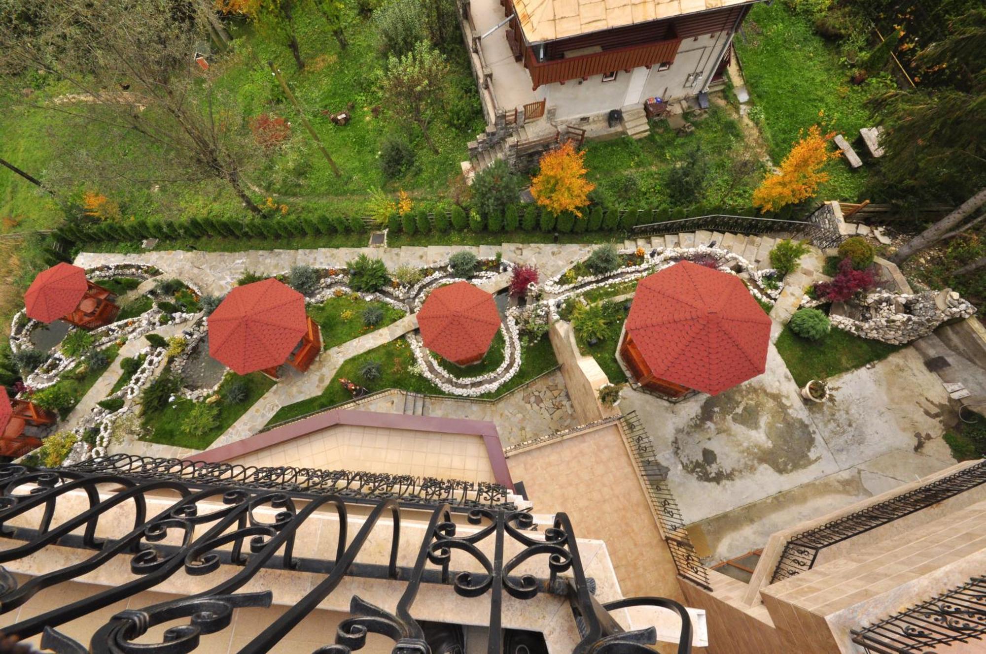 Hotel Arca Lui Noe Sinaia Buitenkant foto