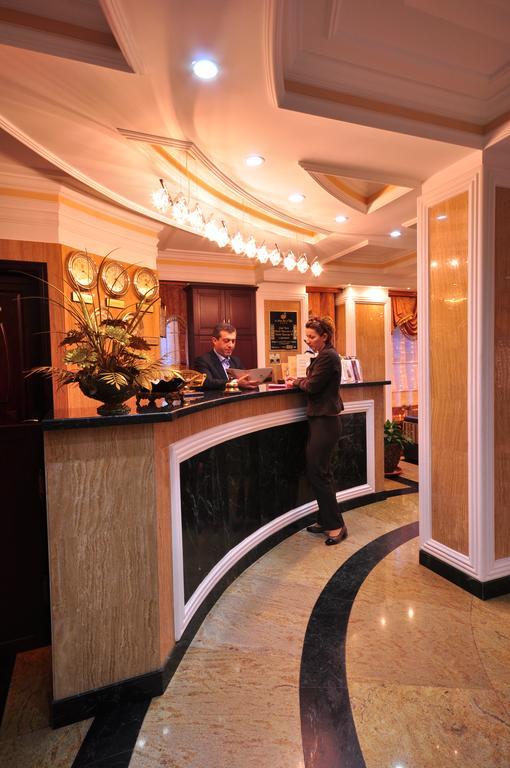 Hotel Arca Lui Noe Sinaia Buitenkant foto