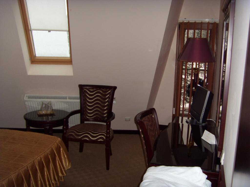 Hotel Arca Lui Noe Sinaia Buitenkant foto