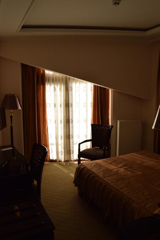 Hotel Arca Lui Noe Sinaia Buitenkant foto