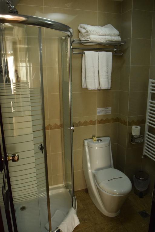 Hotel Arca Lui Noe Sinaia Buitenkant foto