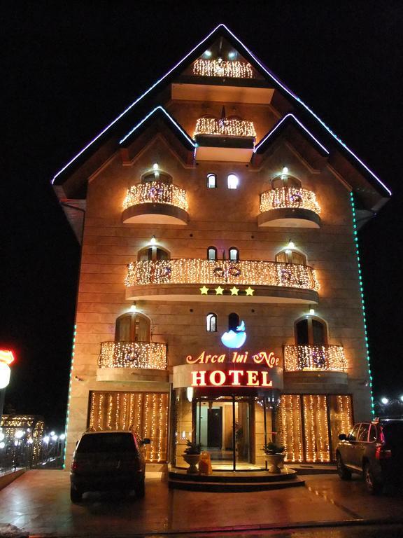 Hotel Arca Lui Noe Sinaia Buitenkant foto